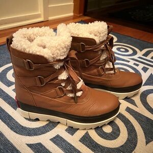 Sorel Joan of Arctic shearling boot, size 9